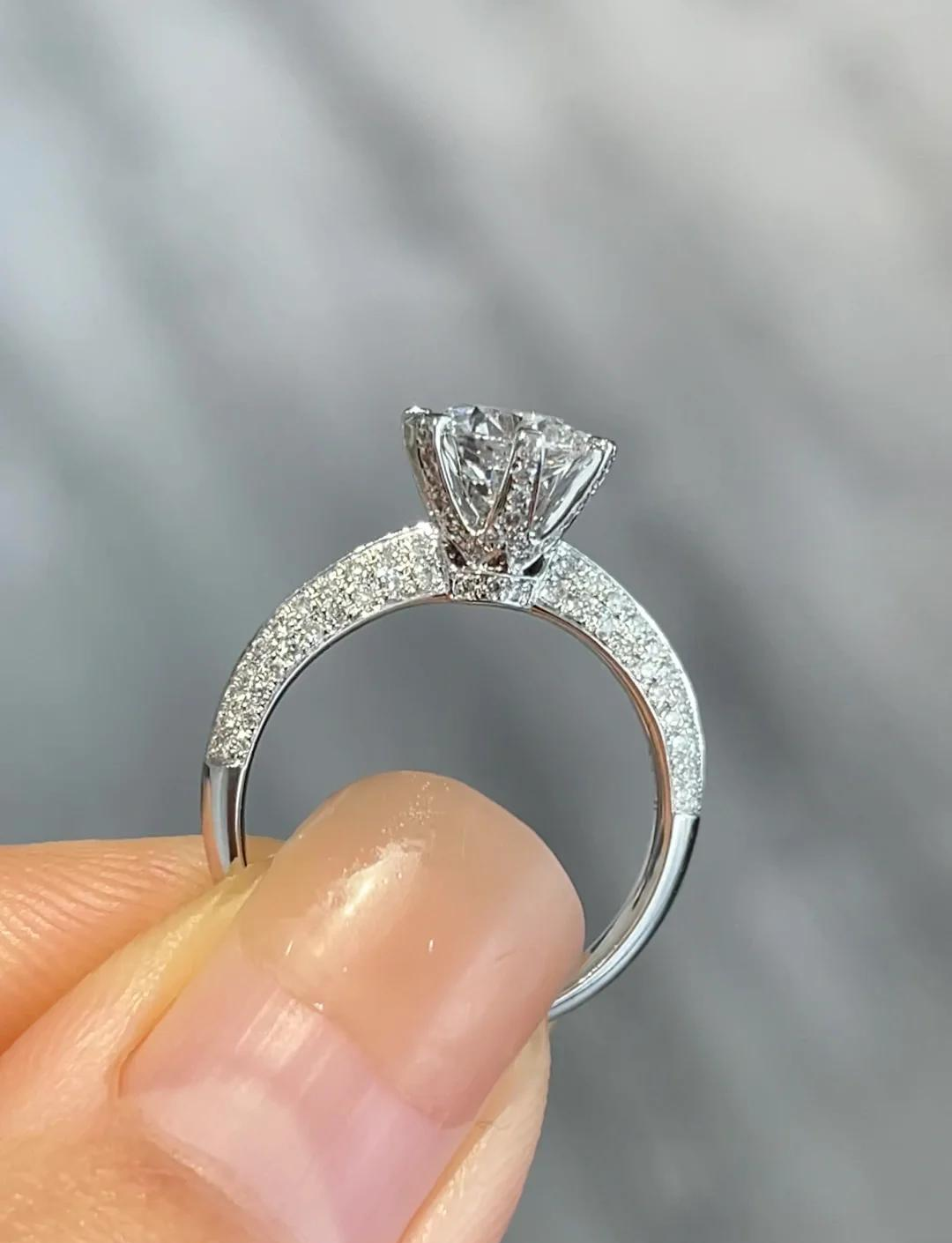 广州刘先生 · 1 克拉 GIA 钻石戒指